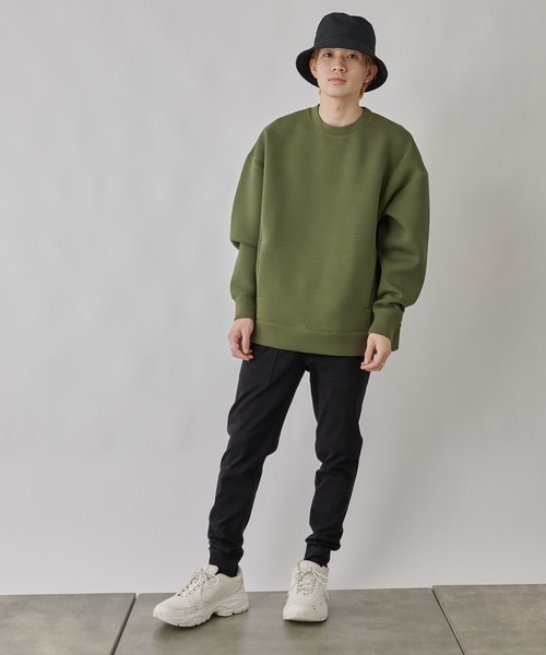 COLONY 2139(コロニートゥーワンスリーナイン)の「ダンボールポケット付きクルーネックプルオーバー※ユニセックス対応(スウェット・メンズ・ホワイト/カーキ/ブラック・X-LARGE/MEDIUM/LARGE)」の1枚目の写真