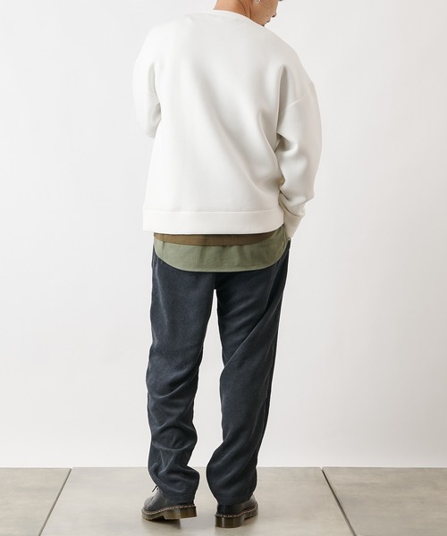 COLONY 2139(コロニートゥーワンスリーナイン)の「ダンボールポケット付きクルーネックプルオーバー※ユニセックス対応(スウェット・メンズ・ホワイト/カーキ/ブラック・X-LARGE/MEDIUM/LARGE)」の4枚目の写真