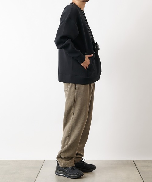 COLONY 2139(コロニートゥーワンスリーナイン)の「ダンボールポケット付きクルーネックプルオーバー※ユニセックス対応(スウェット・メンズ・ホワイト/カーキ/ブラック・X-LARGE/MEDIUM/LARGE)」の12枚目の写真