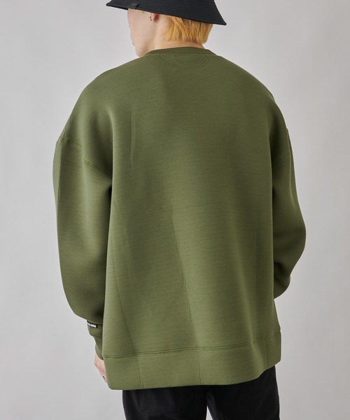 COLONY 2139(コロニートゥーワンスリーナイン)の「ダンボールポケット付きクルーネックプルオーバー※ユニセックス対応(スウェット・メンズ・ホワイト/カーキ/ブラック・X-LARGE/MEDIUM/LARGE)」の5枚目の写真