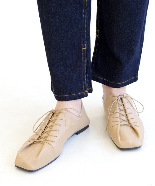 AmiAmi（アミアミ）の「2WAYスクエアトゥレースアップバブーシュ ローファー（ローファー・レディース・ベージュ/ブラック/アイボリー・L/LL/M/S）」の17枚目の写真