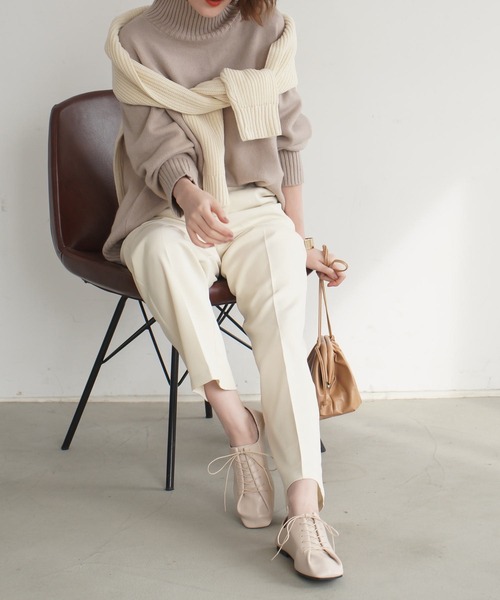 AmiAmi（アミアミ）の「2WAYスクエアトゥレースアップバブーシュ ローファー（ローファー・レディース・ベージュ/ブラック/アイボリー・L/LL/M/S）」の5枚目の写真