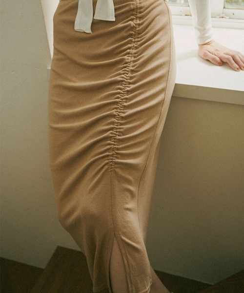 mangata(モンガータ)の「Cut shhirring skirt(スカート・レディース・ブラック/ベージュ・FREE)」の5枚目の写真
