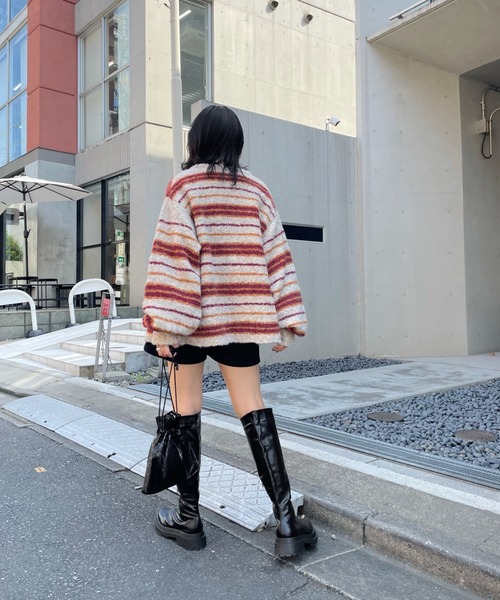 WHO'S WHO gallery（フーズフーギャラリー）の「ブークレボーダーカーデ（カーディガン/ボレロ・レディース・ブラック/パープル/オフホワイト/ブルー・FREE）」の6枚目の写真