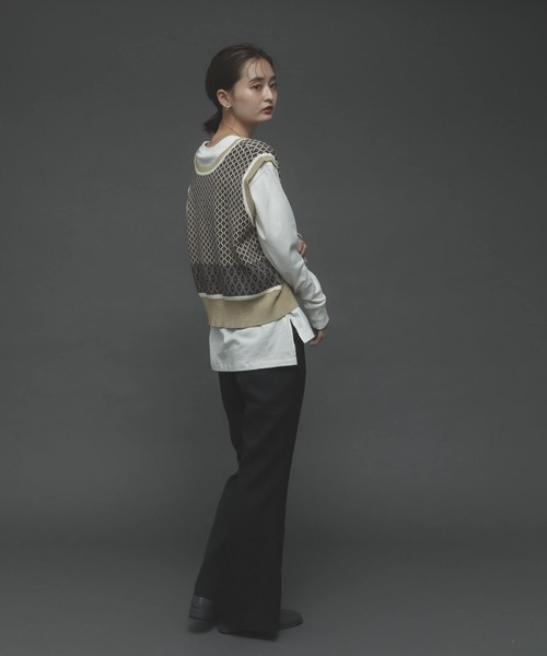 SENSE OF PLACE by URBAN RESEARCH(センスオブプレイスバイアーバンリサーチ)の「2WAYジャガードショートニットベスト(ニット/セーター・レディース・ベージュ/グリーン/アイボリー・ONE)」の15枚目の写真