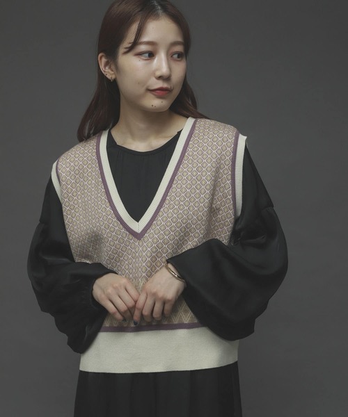 SENSE OF PLACE by URBAN RESEARCH(センスオブプレイスバイアーバンリサーチ)の「2WAYジャガードショートニットベスト(ニット/セーター・レディース・ベージュ/グリーン/アイボリー・ONE)」の11枚目の写真