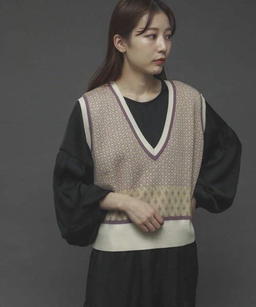 SENSE OF PLACE by URBAN RESEARCH(センスオブプレイスバイアーバンリサーチ)の「2WAYジャガードショートニットベスト(ニット/セーター・レディース・ベージュ/グリーン/アイボリー・ONE)」の21枚目の写真