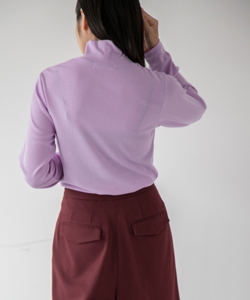 yuw（ユウ）の「FRAISE TURTLE　236108（Tシャツ/カットソー・レディース・ホワイト/ブラック/パープル/イエロー/ブルー・FREE）」の4枚目の写真