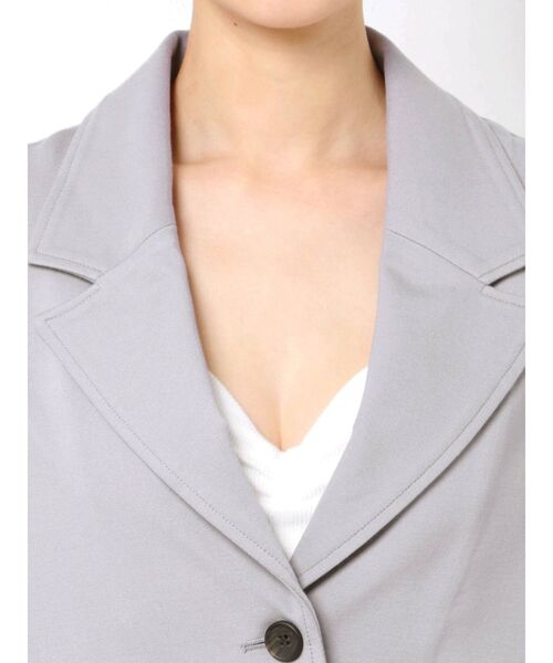 GYDA(ジェイダ)の「【セットアップ着用可】ポンチ ショートジャケット(テーラードジャケット・レディース・パープル/ベージュ・FREE)」の4枚目の写真