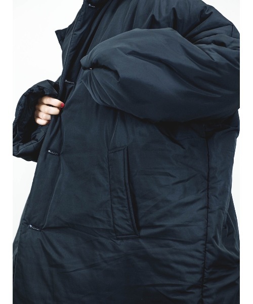 Chikashitsu +(チカシツプラス)の「【Chikashitsu +/チカシツプラス】Oversized padding coat/パディング 中綿ジャケット ロングコート オーバーサイズ ペディンコート(その他アウター・メンズ・ブラック/ブラウン・ONE SIZE)」の22枚目の写真