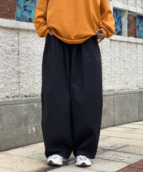 .KOM（ドットコム）の「A'GEM/9 × .kom『.kom/ドットケーオーエム』ルーズシルエット ワイドイージーパンツ（その他パンツ・メンズ・ホワイト/ブラック・M/L）」の9枚目の写真