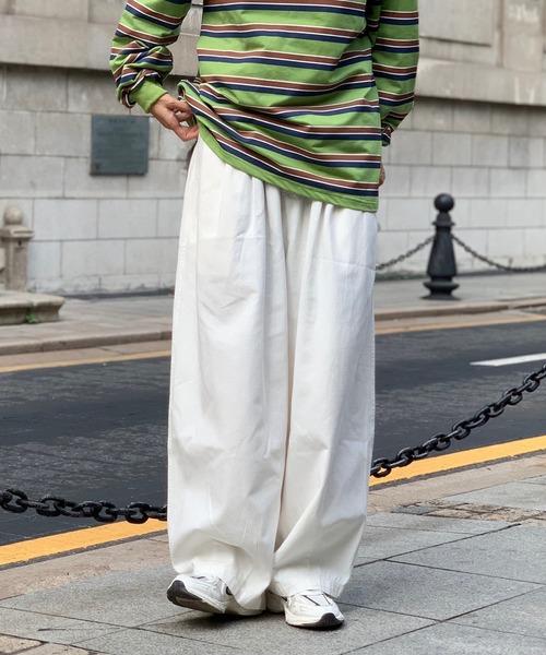 .KOM（ドットコム）の「A'GEM/9 × .kom『.kom/ドットケーオーエム』ルーズシルエット ワイドイージーパンツ（その他パンツ・メンズ・ホワイト/ブラック・M/L）」の3枚目の写真