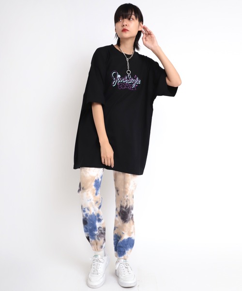 RNA（アールエヌエー）の「M1834 ジャンクロゴＢＩＧロングＴ（Tシャツ/カットソー・レディース・ブラック/ホワイト×レッド/ホワイト×ブルー・MEDIUM）」の9枚目の写真