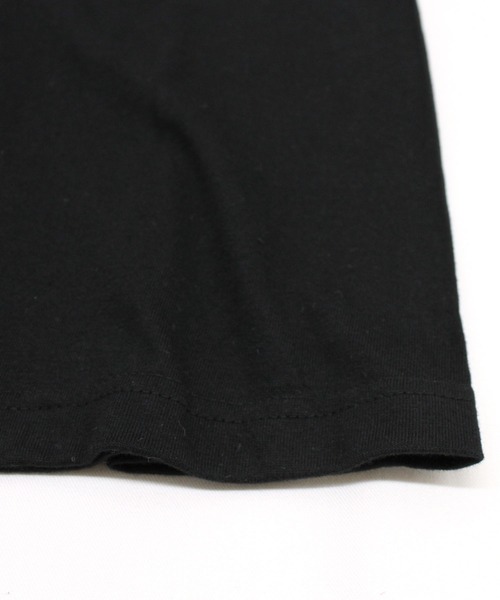 RNA（アールエヌエー）の「M1834 ジャンクロゴＢＩＧロングＴ（Tシャツ/カットソー・レディース・ブラック/ホワイト×レッド/ホワイト×ブルー・MEDIUM）」の11枚目の写真