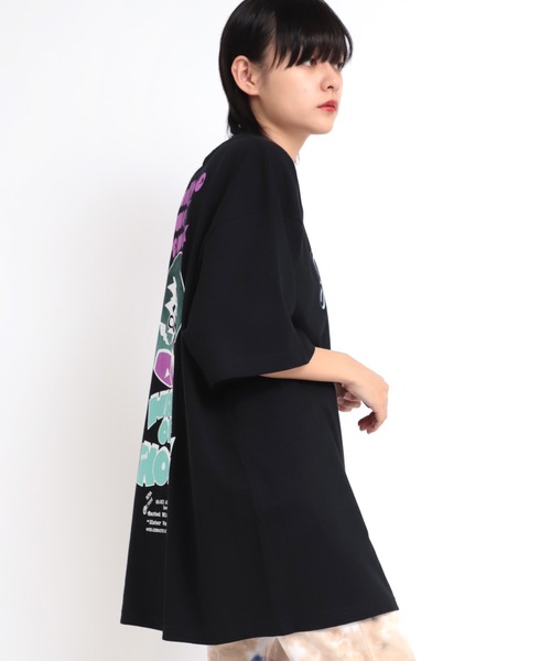 RNA（アールエヌエー）の「M1834 ジャンクロゴＢＩＧロングＴ（Tシャツ/カットソー・レディース・ブラック/ホワイト×レッド/ホワイト×ブルー・MEDIUM）」の14枚目の写真