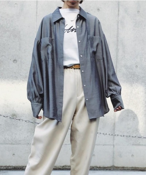 EACH.(イーチ)の「EACH (イーチ) BACK SLIT SHIRT/バックスリットシャツ(シャツ/ブラウス・レディース・ホワイト/グレー・FREE)」の1枚目の写真