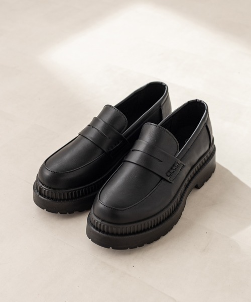 OLIVE des OLIVE（オリーブデオリーブ）の「【S-LLサイズ展開有】タンク底コインローファー（ローファー・レディース・ブラック/オフホワイト・SMALL/MEDIUM/LARGE/X-LARGE）」の2枚目の写真