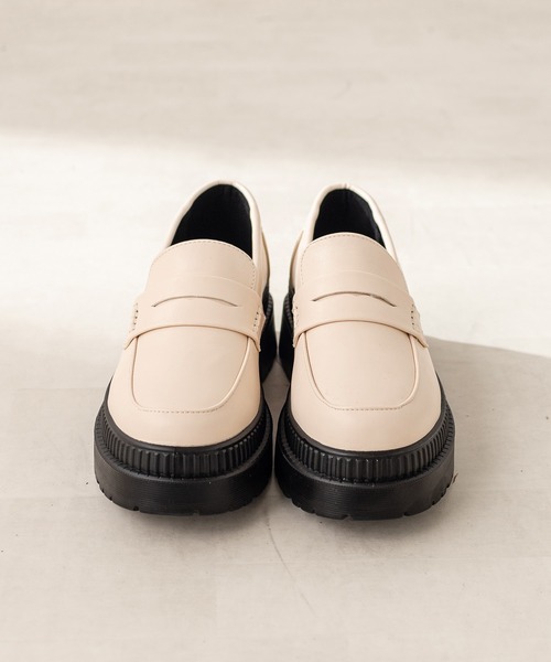 OLIVE des OLIVE（オリーブデオリーブ）の「【S-LLサイズ展開有】タンク底コインローファー（ローファー・レディース・ブラック/オフホワイト・SMALL/MEDIUM/LARGE/X-LARGE）」の3枚目の写真