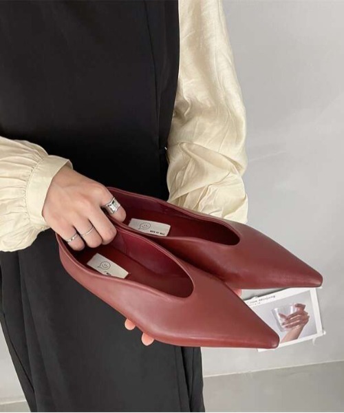 AMELY(エミリー)の「ポインテッドトゥパンプス(パンプス・レディース・ブラック/ベージュ/ワインレッド・39/36/38/35/37)」の8枚目の写真