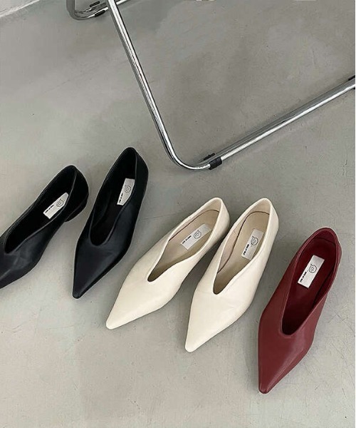 AMELY(エミリー)の「ポインテッドトゥパンプス(パンプス・レディース・ブラック/ベージュ/ワインレッド・39/36/38/35/37)」の9枚目の写真