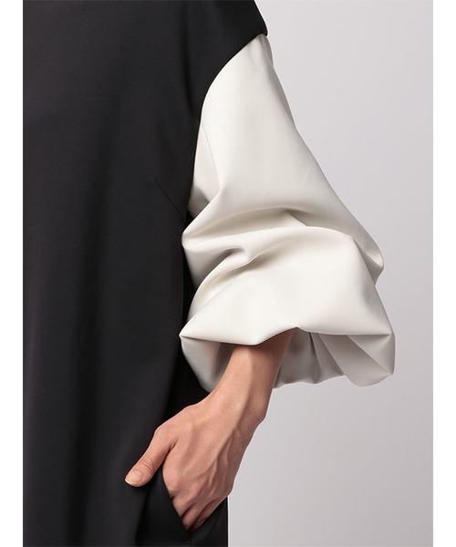 MECRE（メクル）の「バイカラーコクーンミニワンピース（ワンピース・レディース・ブラック/カーキ・F）」の12枚目の写真