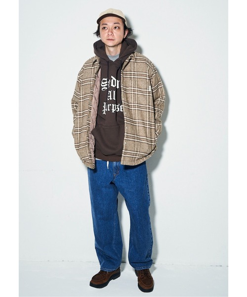And A(アンドエー)の「SEDAN ALL-PURPOSE セダンオールパーパス / Old English Logo Hoodie オールドイングリッシュ ロゴプリント フーディー パーカー(セットアップ) / SD22F-CT03(パーカー・メンズ・ネイビー/ブラウン・LARGE/MEDIUM)」の4枚目の写真