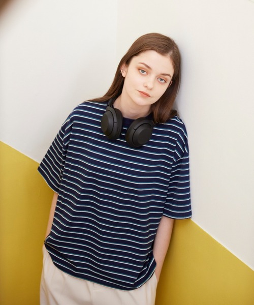 flaner（フラネ）の「Loose multi border tee/ルーズマルチボーダーTee（Tシャツ/カットソー・レディース・ネイビー/ブラウン・MEDIUM/LARGE）」の2枚目の写真