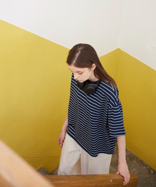 flaner（フラネ）の「Loose multi border tee/ルーズマルチボーダーTee（Tシャツ/カットソー・レディース・ネイビー/ブラウン・MEDIUM/LARGE）」の16枚目の写真