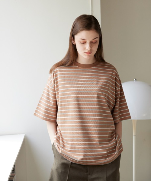 flaner（フラネ）の「Loose multi border tee/ルーズマルチボーダーTee（Tシャツ/カットソー・レディース・ネイビー/ブラウン・MEDIUM/LARGE）」の3枚目の写真