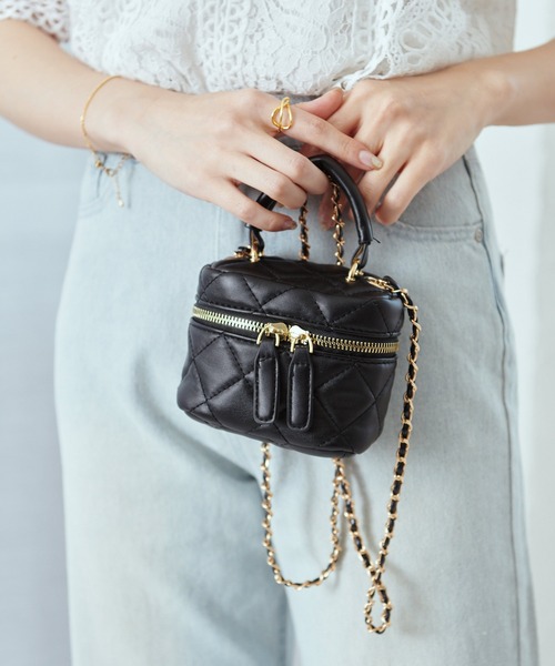 Lamoa（ラモア）の「Lamoa/チェーンストラップ キルティング ミニショルダーバック（ショルダーバッグ・レディース・ホワイト/ブラック/ベージュ/ブラウン/グリーン・FREE）」の2枚目の写真