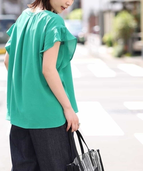完売品　PRE スリットネックブラウス 2023SS a.v.v（アーヴェヴェ）の「【セットアップ対応/接触冷感シリーズ