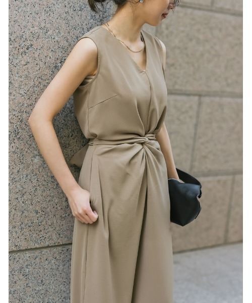 Re:EDIT（リエディ）の「[低身長/高身長サイズ有][洗濯機で洗える]ウエストリボンノースリーブオールインワン（つなぎ/オールインワン・レディース・ブラック/ブルー/グレイッシュベージュ/チャコール/ピンク/モカ・MEDIUM/SHORT/TALL/LARGE）」の19枚目の写真