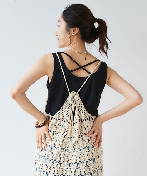 le.coeur blanc（ルクールブラン）の「ワイドリブバックスロスタンクトップ（タンクトップ・レディース・グレイッシュベージュ/ブラウン/カーキオリーブ/ブラック・38）」の15枚目の写真