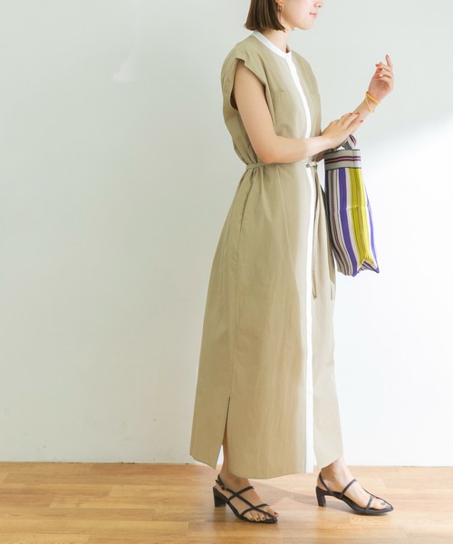 URBAN RESEARCH(アーバンリサーチ)の「バンドカラー配色シャツワンピース(ワンピース・レディース・ベージュ/ネイビー・36/38)」の9枚目の写真