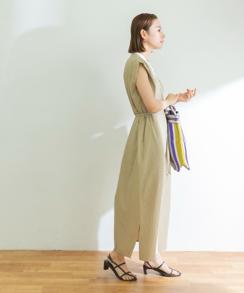 URBAN RESEARCH(アーバンリサーチ)の「バンドカラー配色シャツワンピース(ワンピース・レディース・ベージュ/ネイビー・36/38)」の15枚目の写真