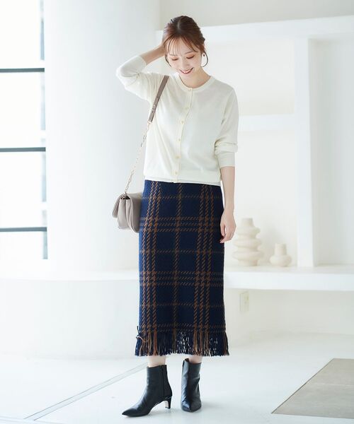 le.coeur blanc（ルクールブラン）の「ウォッシャブルウールクルーネックカーディガン（カーディガン/ボレロ・レディース・オフホワイト/ピンク/ブルー/ブラック・38）」の5枚目の写真