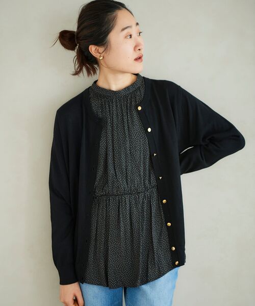 le.coeur blanc（ルクールブラン）の「ウォッシャブルウールクルーネックカーディガン（カーディガン/ボレロ・レディース・オフホワイト/ピンク/ブルー/ブラック・38）」の12枚目の写真