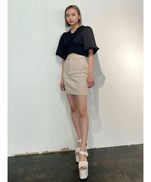 EMODA（エモダ）の「アシンメトリーカットバルキーサンダル（サンダル・レディース・ホワイト/ブラック・LARGE/MEDIUM/SMALL）」の6枚目の写真