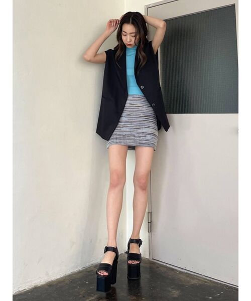 EMODA（エモダ）の「アシンメトリーカットバルキーサンダル（サンダル・レディース・ホワイト/ブラック・LARGE/MEDIUM/SMALL）」の18枚目の写真