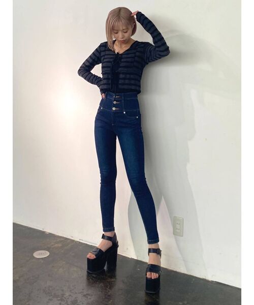 EMODA（エモダ）の「アシンメトリーカットバルキーサンダル（サンダル・レディース・ホワイト/ブラック・LARGE/MEDIUM/SMALL）」の10枚目の写真