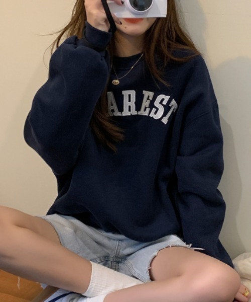 CLEA(クレア)の「刺繍カレッジロゴ 裏起毛ルーズプルオーバー(スウェット・レディース・オートミール/ネイビー・FREE)」の13枚目の写真