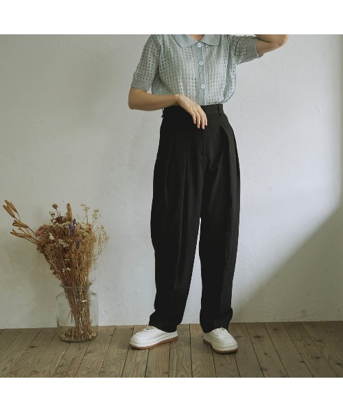 t a r o s u（タロス）の「t a r o s u high waist tuck pants/タロスハイウエストタックパンツ（スラックス・レディース・ナチュラル/ブラック・FREE）」の2枚目の写真