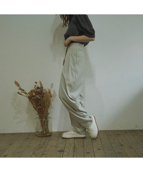 t a r o s u（タロス）の「t a r o s u high waist tuck pants/タロスハイウエストタックパンツ（スラックス・レディース・ナチュラル/ブラック・FREE）」の8枚目の写真