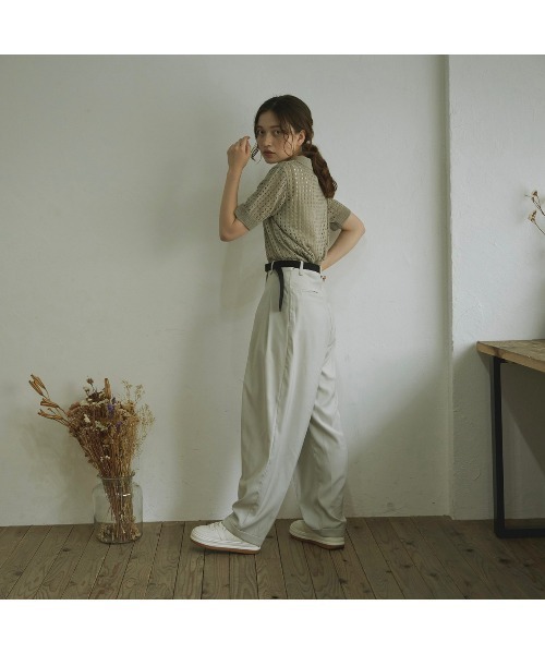 t a r o s u（タロス）の「t a r o s u high waist tuck pants/タロスハイウエストタックパンツ（スラックス・レディース・ナチュラル/ブラック・FREE）」の20枚目の写真