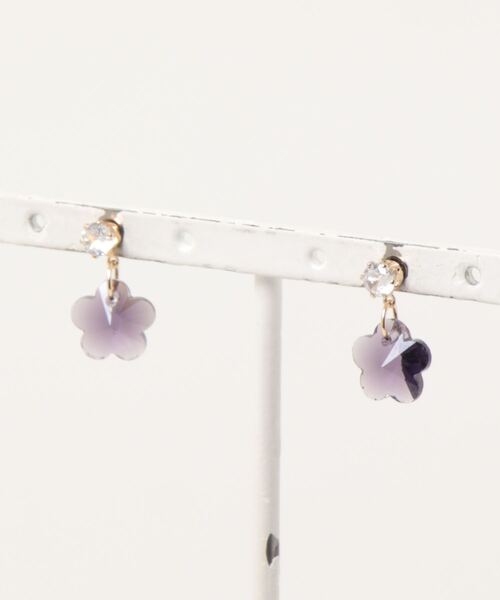 LINFA (リンファ)の「【LINFA】/キラキラフラワー スタッドピアス(ピアス(両耳用)・レディース・レインボー/ピンク/イエロー/パープル/ライトブルー/ブルー/クリア・FREE)」の4枚目の写真