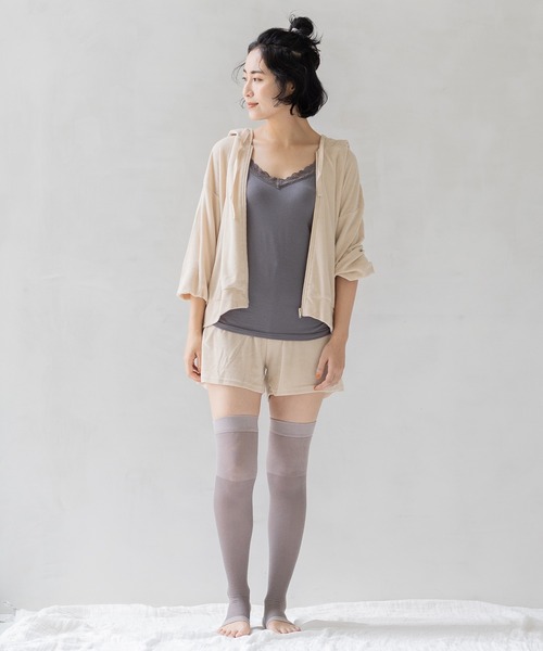 フェリシモMama（フェリシモママ）の「Ｍｏｒｅｄｄｅ　コットン混で心地いい　着圧ニーハイソックス（マタニティウェア/グッズ・レディース・ブルー/ブラウン系その他・ONE SIZE）」の7枚目の写真