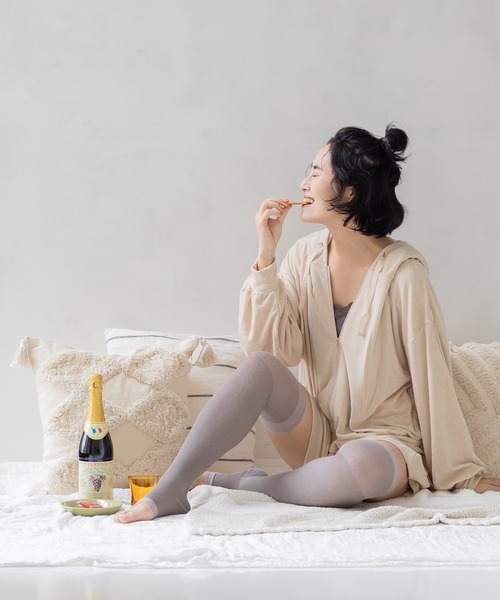 フェリシモMama（フェリシモママ）の「Ｍｏｒｅｄｄｅ　コットン混で心地いい　着圧ニーハイソックス（マタニティウェア/グッズ・レディース・ブルー/ブラウン系その他・ONE SIZE）」の9枚目の写真