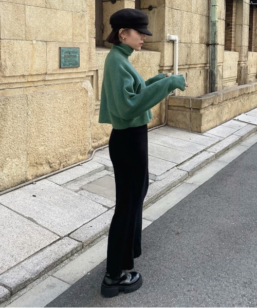 AMELY（エミリー）の「《mikuさん×Erikaさんコラボ》ニットトップス+キャミワンピセットアップ（セットアップ・レディース・グリーン/アイボリー/ブラック/グレー/ダークブラウン/キャメル・M/L）」の21枚目の写真