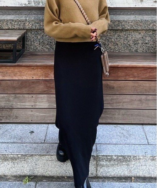 AMELY（エミリー）の「《mikuさん×Erikaさんコラボ》ニットトップス+