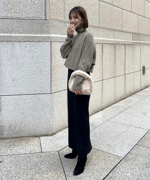 AMELY（エミリー）の「《mikuさん×Erikaさんコラボ》ニットトップス+キャミワンピセットアップ（セットアップ・レディース・グリーン/アイボリー/ブラック/グレー/ダークブラウン/キャメル・M/L）」の16枚目の写真